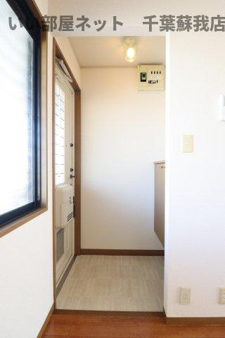 スプリング・クレイン　Ⅱの玄関|収納もある玄関です