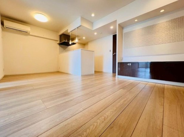 【居間・リビング】 | 池袋第２ヒルハイム | 家族とのコミュニケーションを促進する拘り設計。快適な居住空間を演出し、都市型生活をより潤いある時間へ代えてくれます。