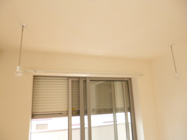 Sakuras　鵜の木のその他|室内物干しフック、防犯シャッター