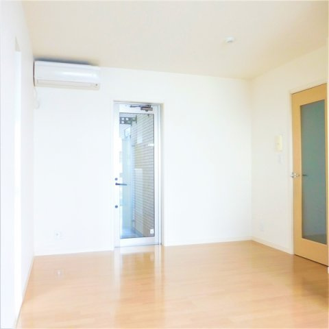 暫草（ｼﾊﾞﾗｸｿｳ）の居間・リビング