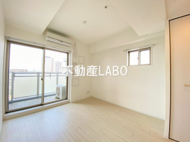 エスリード難波ザ・ゲートの洋室