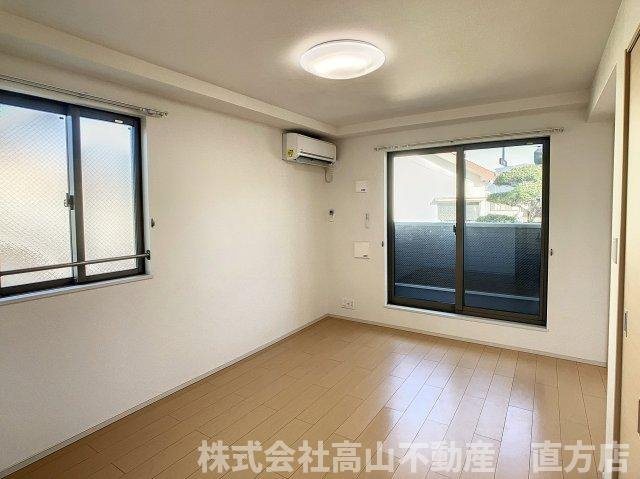 シュトラント神正の居間・リビング