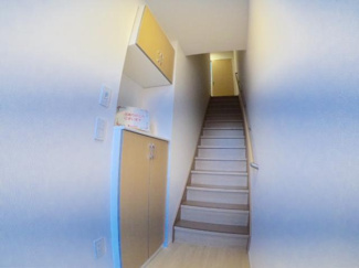 【玄関】 | アンベリール | 階段