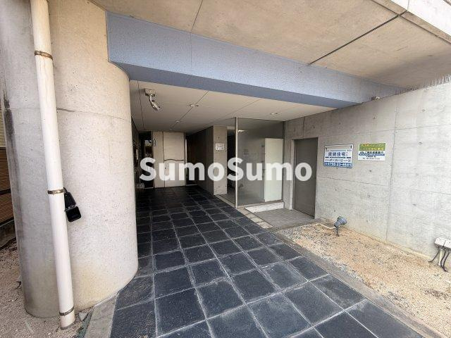 芦屋精道町アネックスのエントランス