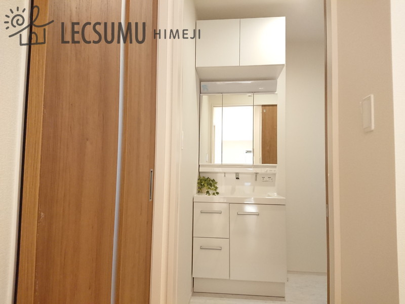 姫路市北平野南の町1期/新築戸建の独立洗面台|同社施工例