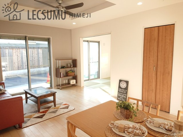 姫路市北平野南の町1期/新築戸建の居間・リビング|同社施工例