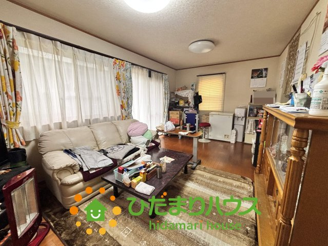 加須市久下6丁目　中古一戸建ての居間・リビング