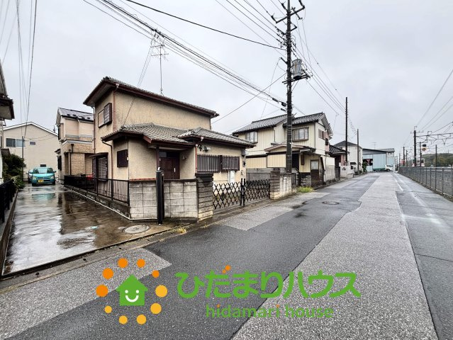加須市久下6丁目　中古一戸建ての前面道路含む現地写真