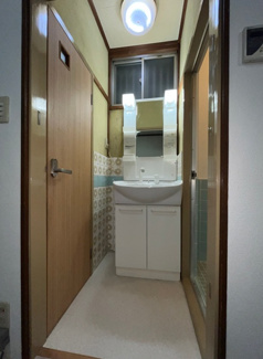 【独立洗面台】 | 大阪府寝屋川市萱島東3丁目戸建 | １F:洗面台