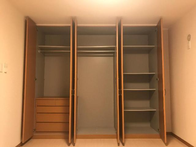 ブリックヒルズⅡの収納|北洋室クローゼット