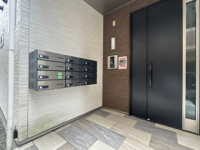 ラモーナ照ヶ丘Ⅱのエントランス