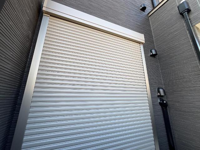 フランシーズの内装|シャッター雨戸（イメージ）