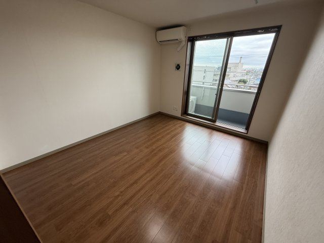 ロイヤルコート岡町の居間・リビング