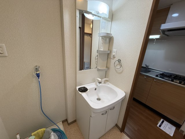 ロイヤルコート岡町の独立洗面台