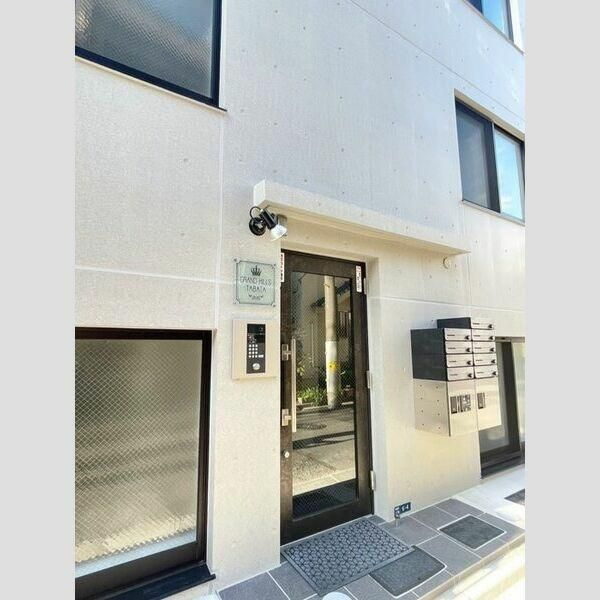 グランヒルズ田端のエントランス