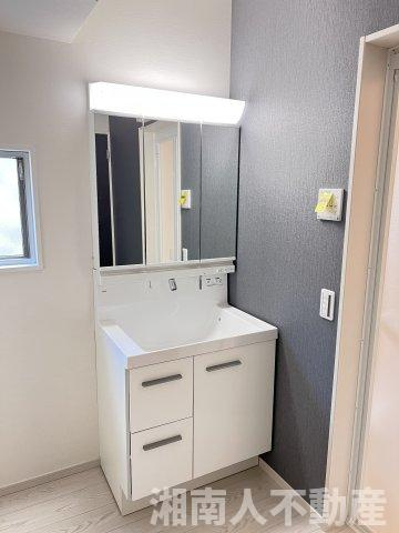 藤沢市善行坂２丁目３８９８－１５５新築戸建ての独立洗面台|独立洗面化粧台付き