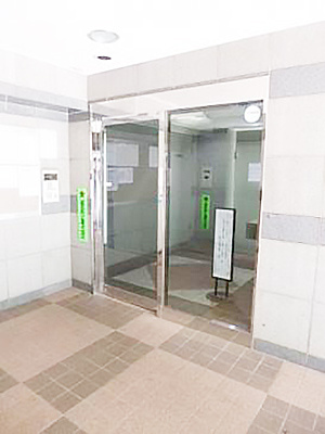 ダイホープラザ千駄木の玄関