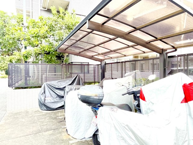 ライオンズガーデンシティ平井の駐輪場