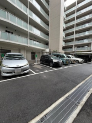 ザ・パークハビオ江坂公園の駐車場|駐車場完備です