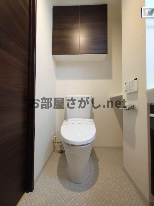 GENOVIA新宿早稲田green veil【駅近✕築浅デザイナーズ／11月上旬入居可】のトイレ