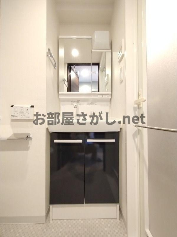 GENOVIA新宿早稲田green veil【駅近✕築浅デザイナーズ／11月上旬入居可】の独立洗面台