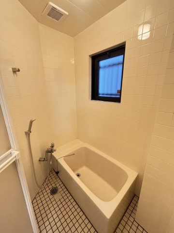 シャトル小茂根の浴室