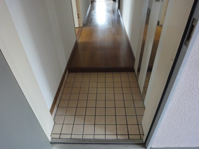 コンフォート宮下の玄関