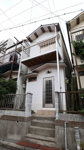 五色山2丁目貸家の外観