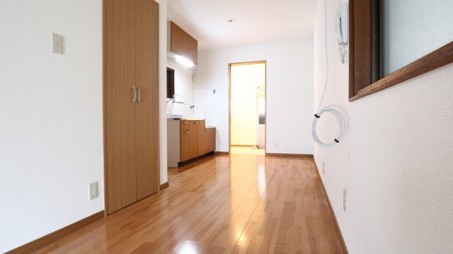 五色山2丁目貸家の居間・リビング