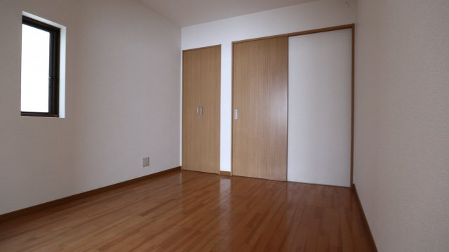 五色山2丁目貸家の寝室