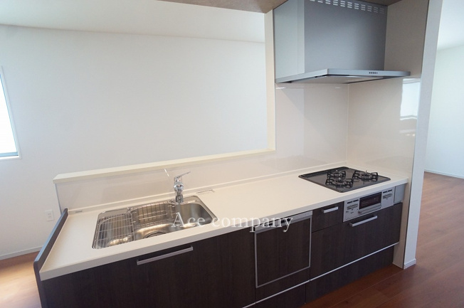 【キッチン】 | 東大阪市菱屋西5丁目　【1号棟/全2棟】 | 【食洗機付きのシステムキッチン☆3口ガスコンロ☆】