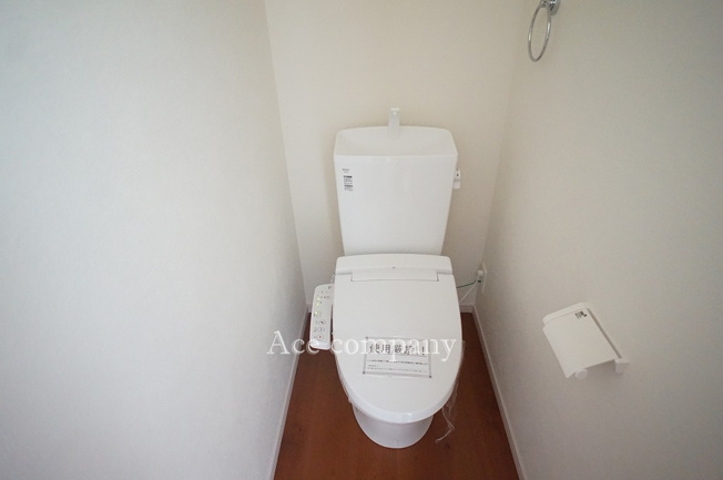 【トイレ】 | 東大阪市菱屋西5丁目　【1号棟/全2棟】 | トイレは1階と2階の2ヶ所に完備♪ともに同仕様のシャワートイレです☆