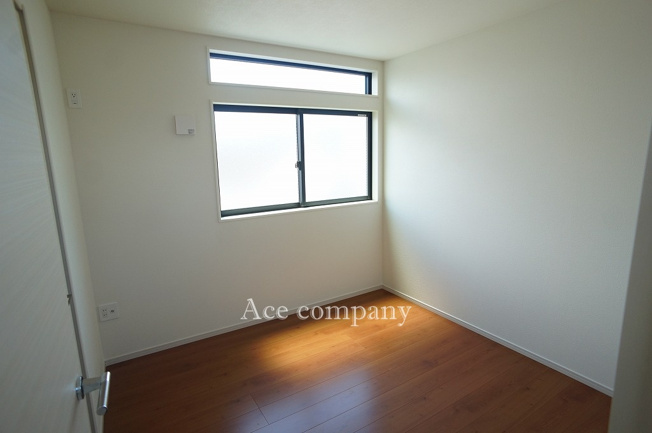 【子供部屋】 | 東大阪市菱屋西5丁目　【1号棟/全2棟】 | 【3階：洋室4.5帖】