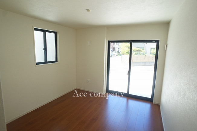 【子供部屋】 | 東大阪市菱屋西5丁目　【1号棟/全2棟】 | 【1階：洋室6.4帖】