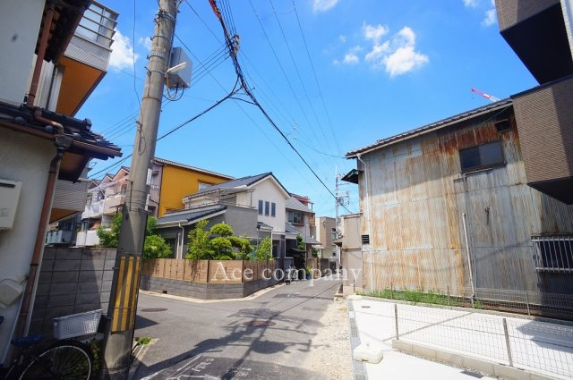 【前面道路含む現地写真】 | 東大阪市菱屋西5丁目　【1号棟/全2棟】 | 【前面道路：幅員4ｍ】