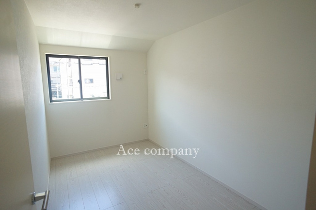 【子供部屋】 | 東大阪市菱屋西5丁目　【2号棟/全2棟】 | 【2階：中央洋室5帖】