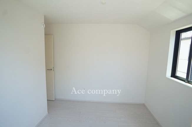 【子供部屋】 | 東大阪市菱屋西5丁目　【2号棟/全2棟】 | 【2階：西側洋室5帖】