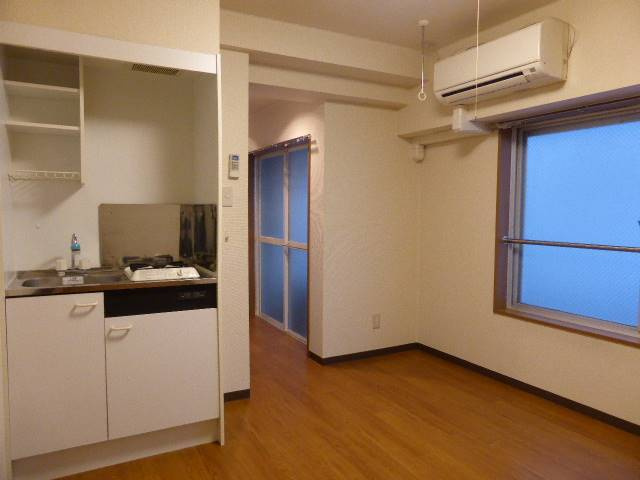 吉川ビルの居間・リビング