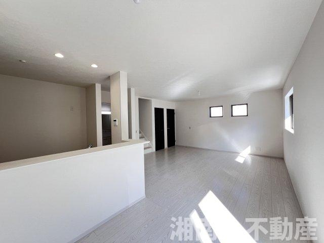 藤沢市善行坂２丁目３８９８－１５５新築戸建ての居間・リビング|ゆったり過ごせる居間です