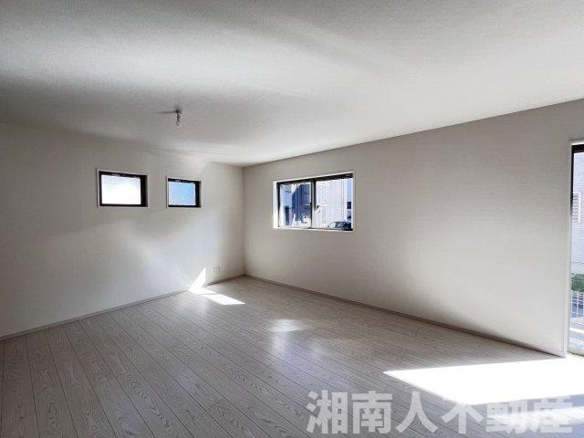 藤沢市善行坂２丁目３８９８－１５５新築戸建ての居間・リビング|おしゃれなリビングです