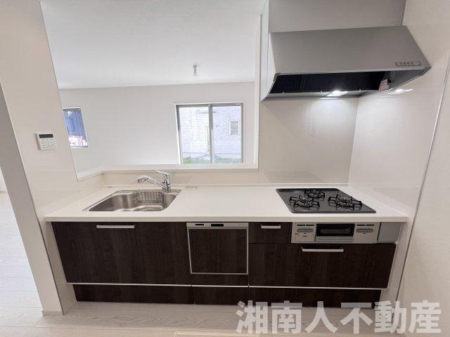 藤沢市善行坂２丁目３８９８－１５５新築戸建てのキッチン|コンパクトなキッチンで掃除もラクラク