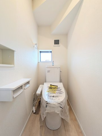 明石市大久保町谷八木新築戸建２号棟のトイレ