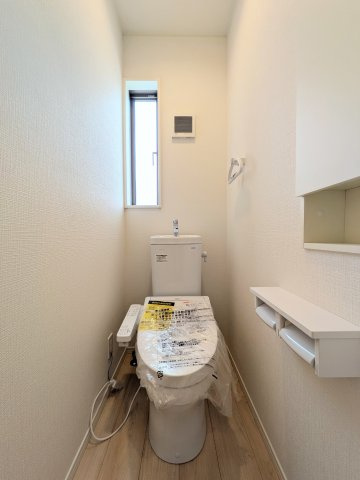 明石市大久保町谷八木新築戸建２号棟のトイレ