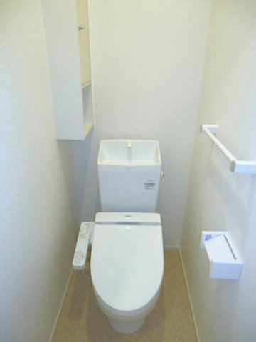 クラリスＢのトイレ|落ち着いた色調のトイレです