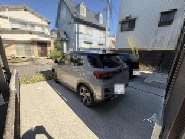 高知市北竹島町　中古戸建ての駐車場