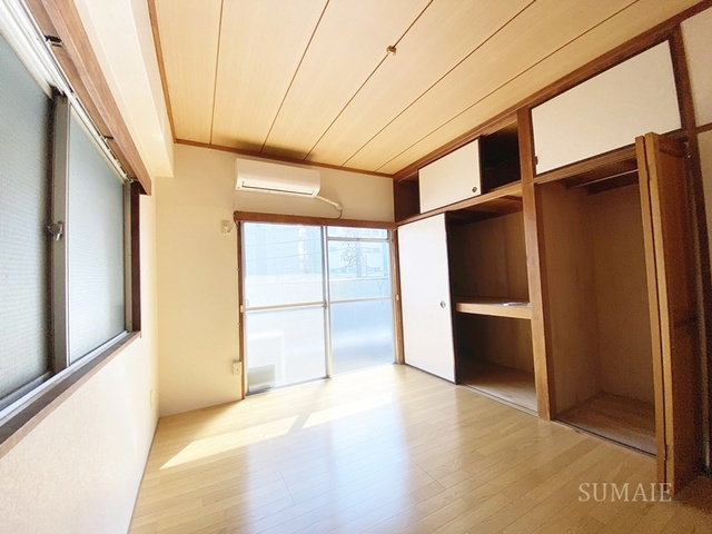 ハイネス大平の居間・リビング|六畳の洋室です♪