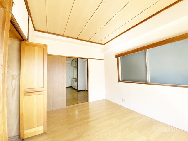 ハイネス大平の寝室|洋室です♪窓側からのアングルです☆