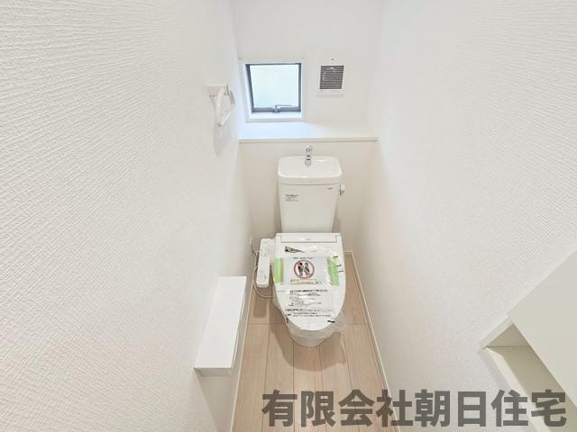 【トイレ】 | 八雲町西岩坂新築戸建 | 清潔感のあるトイレです
