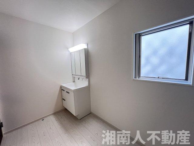 藤沢市善行坂２丁目３８９８－１５５新築戸建ての独立洗面台|独立洗面化粧台が付いています