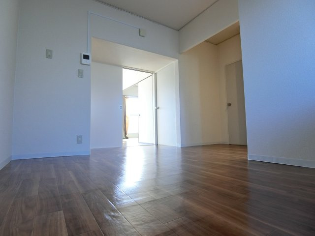 中山マンションＢ棟の居間・リビング|他号室参考写真